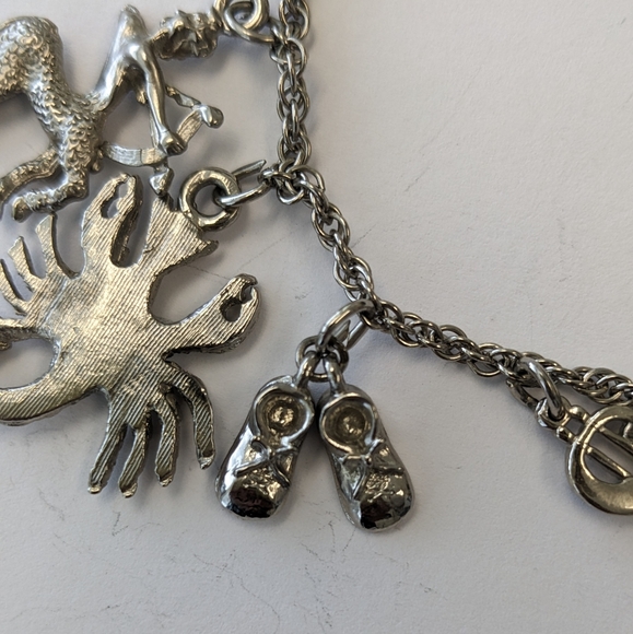 VTG SILVER TONE CHUNKY CHARM BRACELET - Picture 9 of 16